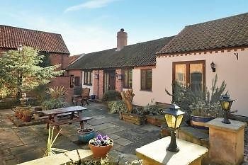 Отель The Hayloft And Stables At Greystones Swinderby Экстерьер фото